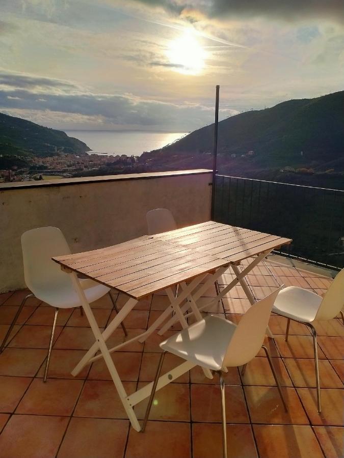 Trilocale In Dimora Tipica Apartment Montale  Екстериор снимка