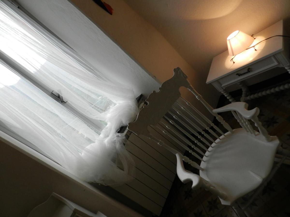 Trilocale In Dimora Tipica Apartment Montale  Екстериор снимка